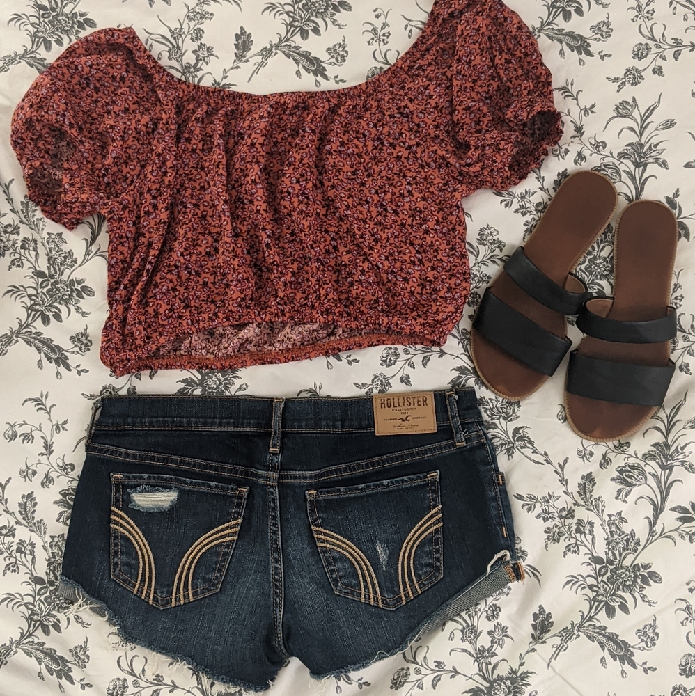 Hollister low rise shorts & boho crop top (med) - Picture 6 of 7